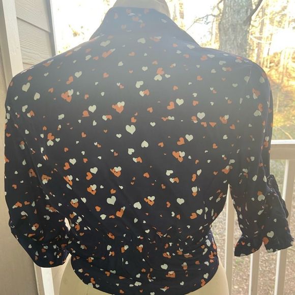 Adorable cropped blouse - Picture 3 of 5